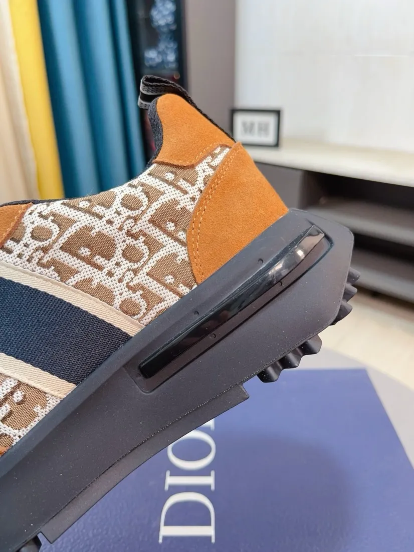 Ex-factory price 438🌹🌹【Dior】Best-selling model, world premiere on official website🔝High-end brand of men's shoes, latest series on official website: The upper is made of imported cowhide with specially designed fabrics➕Mesh breathable lining. Make walking more convenient and comfortable! Compared with the official quality, Midea’s 1:1 replica. Create a fashionable personality to set off your uniqueness! A must-have for trendy men! Classic style. Men's sizes: 38-44.